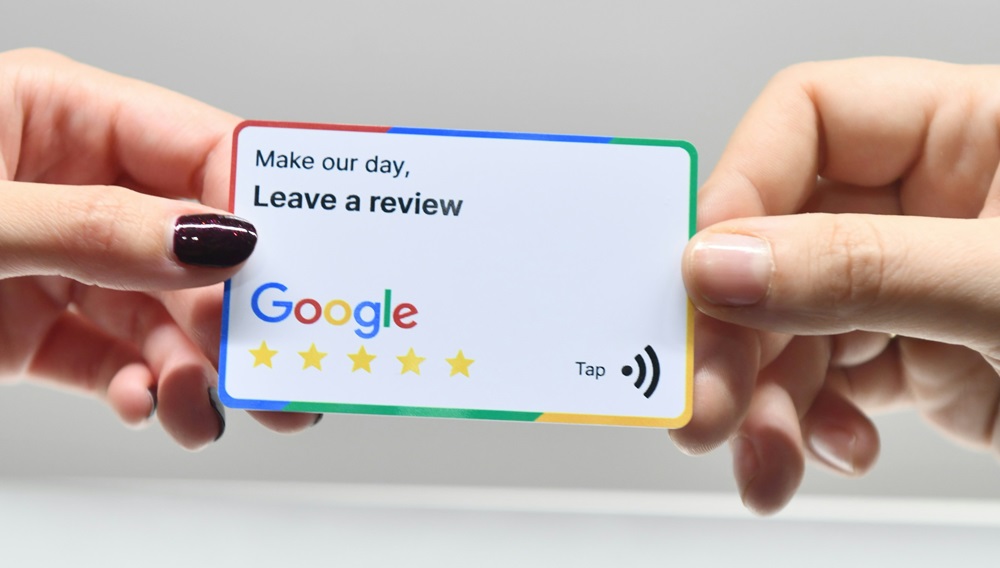 Visitenkarte, die um eine Google-Bewertung bittet